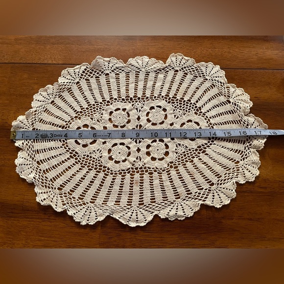 🧶 Hand Crochet Doily (Oval) - Picture 9 of 10